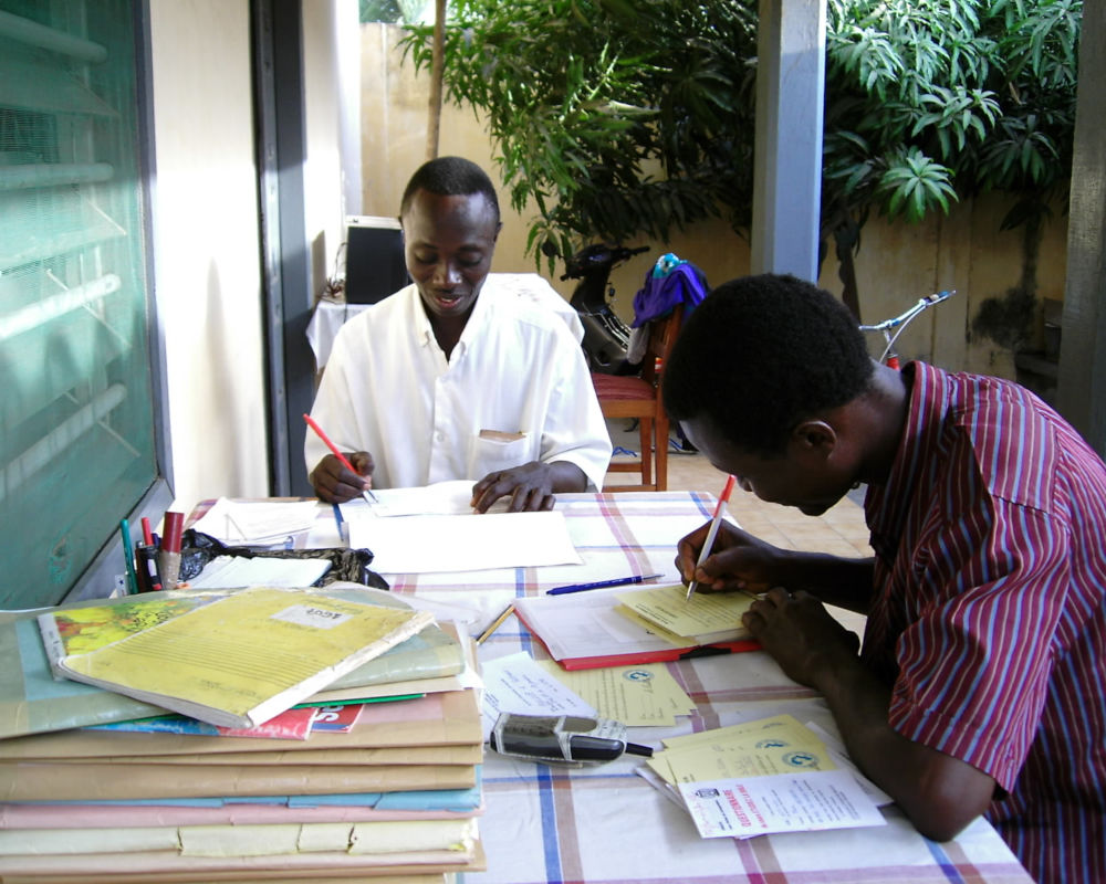 ZAM-Mitarbeiter bei der Kurskorrektur in Afrika